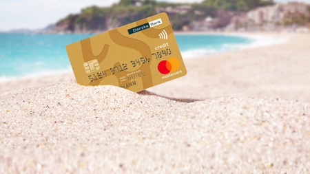 Debit eller kreditt? Korttipsene til sommerferien