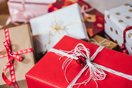 Vi er ekstra utsatt for brannuhell i desember. Med bruk av mye julebelysning, stress i forbindelse med matlaging og fyrverkeri til å avslutte det hele.